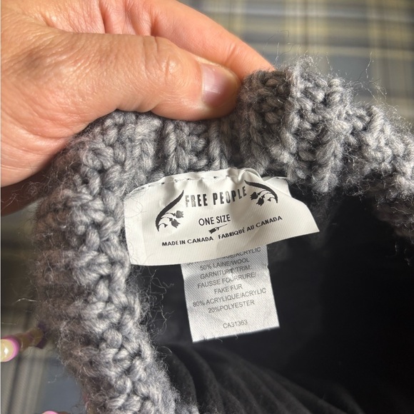 Free People Summit Cable Pom Beanie OS Chunky Knit Gray Grey - Picture 5 of 5